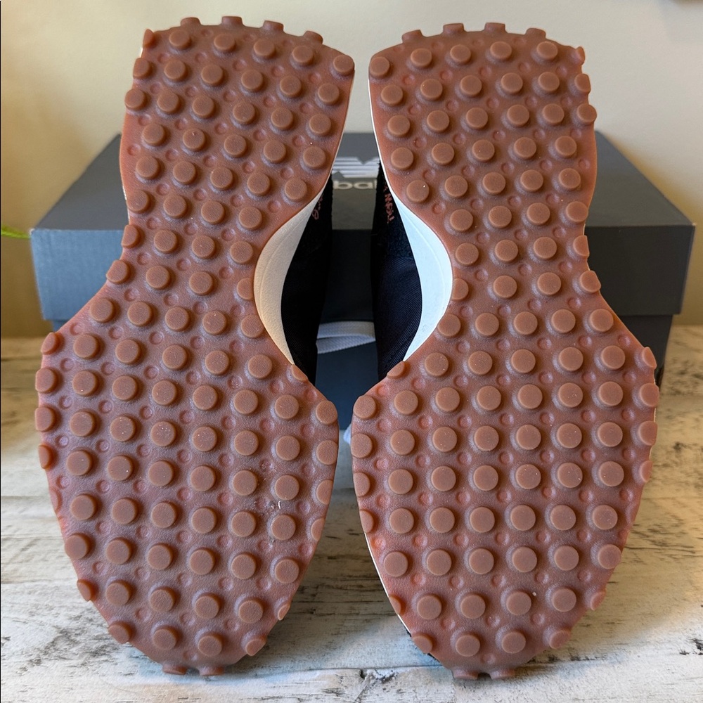 👟 New Balance Women’s 327 Sneakers - Picture 8 of 11